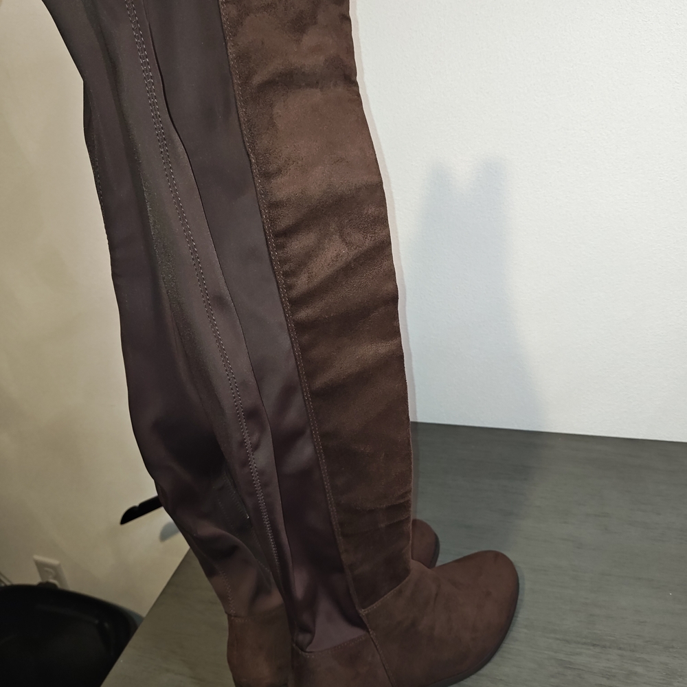 Top Moda Knee High 1- 1/2 Inch Heal Woman Faux Suede Brown Boots ,Size 10